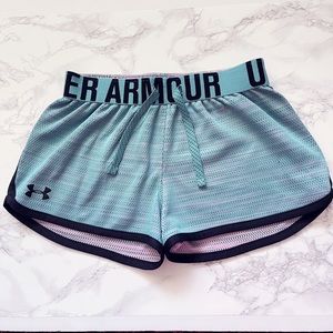 Under Armour Mesh Athletic Girls’ Shorts size M